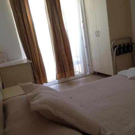 Oda ve Kahvaltı Acelya 3*